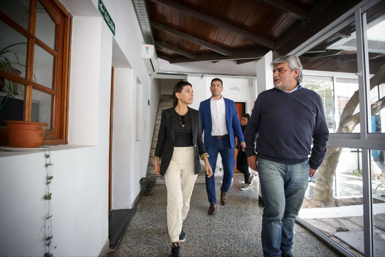 MAYRA Y CORREA  EN LA  DELEGACIÓN  DEL MINISTERIO DE TRABAJO BONAERENSE