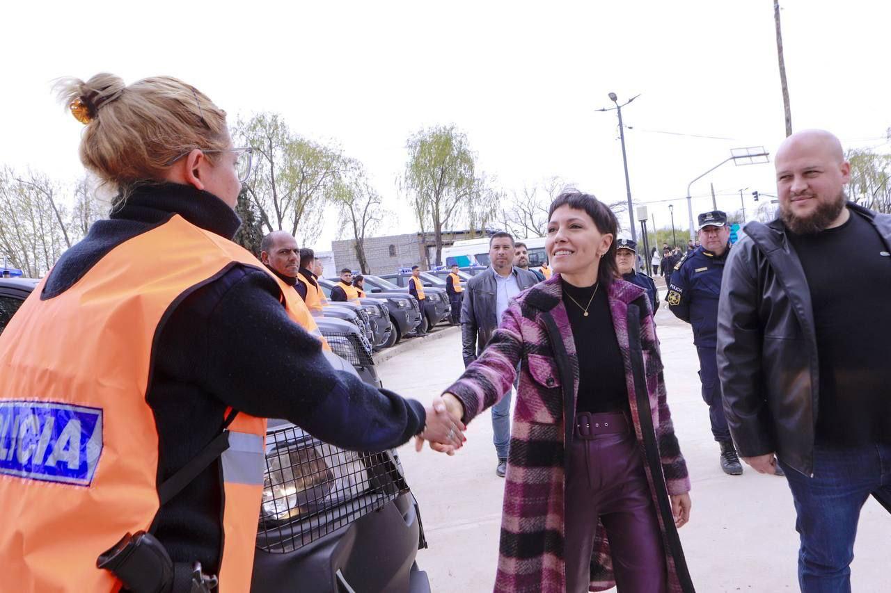 MAYRA INAUGURÓ OBRAS EN EL TRIÁNGULO DE BERNAL Y UN DESTACAMENTO POLICIAL