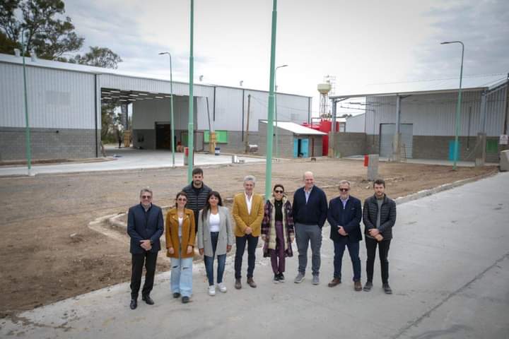 MAYRA EN LA OBRA DEL ECOPARQUE JUNTO A AUTORIDADES DE NACIÓN Y DEL BID
