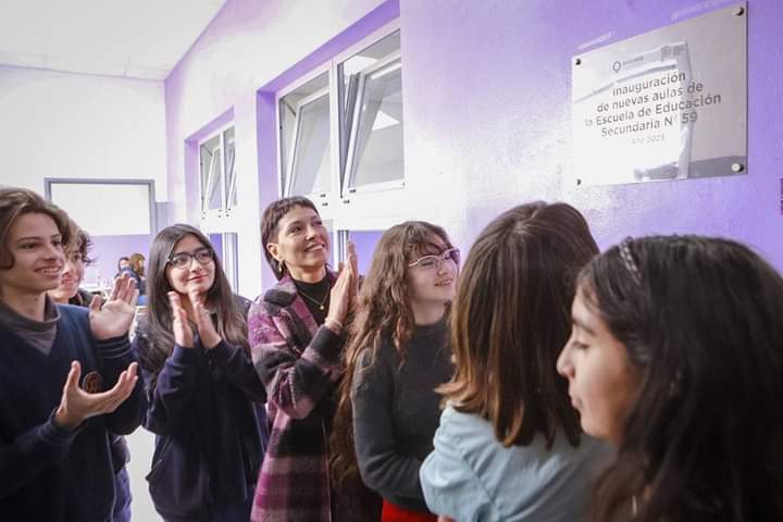 MAYRA ENCABEZÓ LA INAUGURACIÓN DEL AULA NÚMERO 50 DE SU GESTIÓN