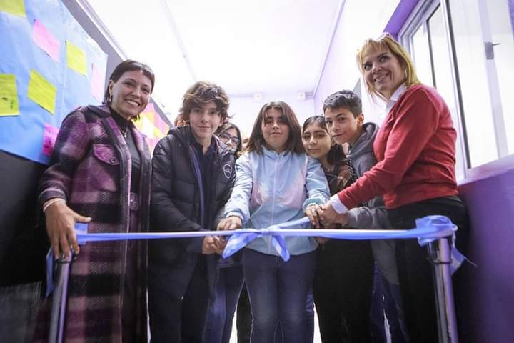  MAYRA ENCABEZÓ LA INAUGURACIÓN DEL AULA NÚMERO 50 DE SU GESTIÓN