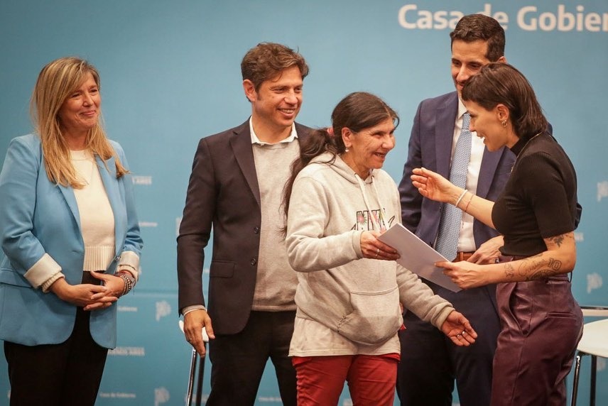 MAYRA, KICILLOF Y ÁLVAREZ RODRÍGUEZ EN ENTREGA DE "MI IDENTIDAD MI DERECHO"