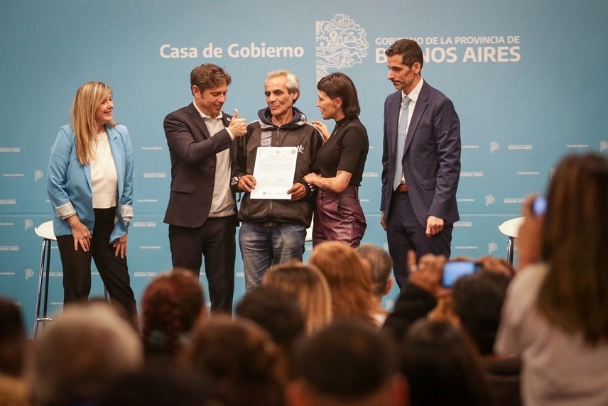 MAYRA, KICILLOF Y ÁLVAREZ RODRÍGUEZ EN ENTREGA DE "MI IDENTIDAD MI DERECHO"