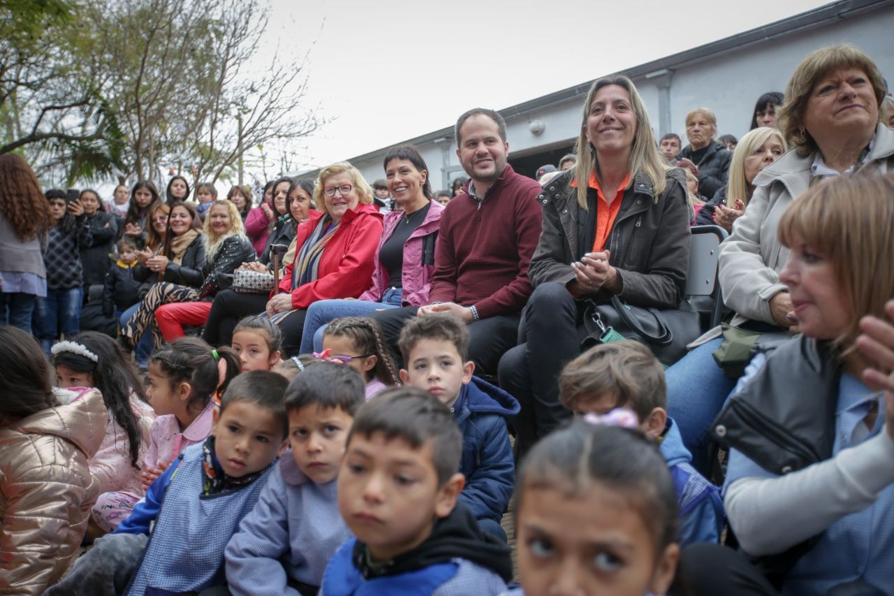 MAYRA CELEBRÓ EL 50º ANIVERSARIO DEL JARDÍN DE INFANTES Nº 917 DE LA RIBERA