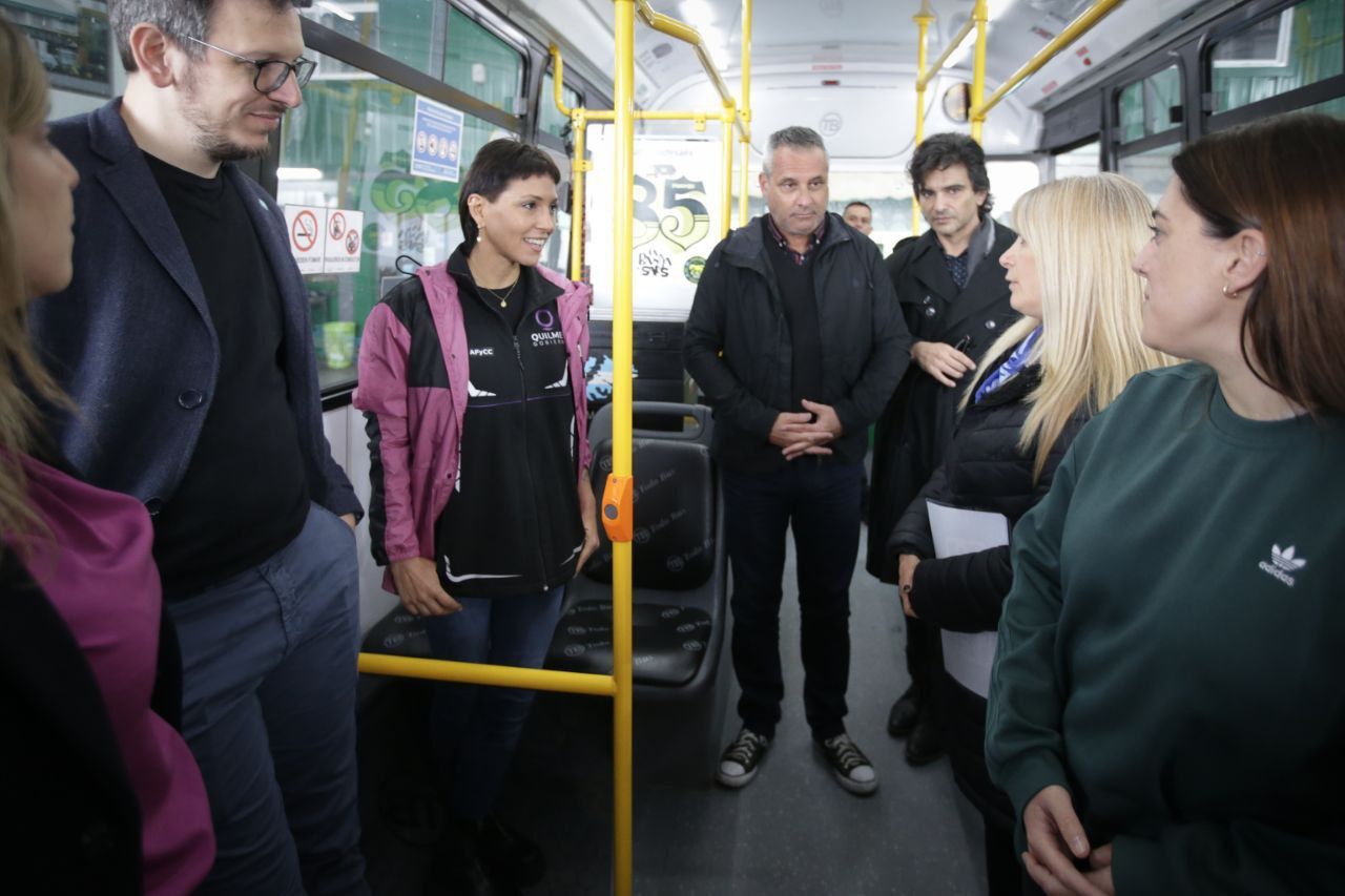 MAYRA Y CUATTROMO INAUGURARON CAJEROS AUTOMÁTICOS DEL BANCO PROVINCIA 