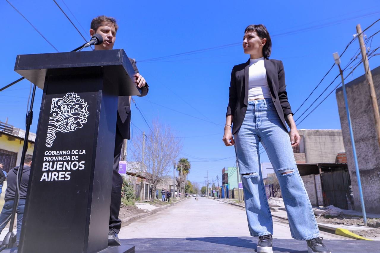   MAYRA Y KICILLOF SUPERVISARON TAREAS DE PAVIMENTACIÓN