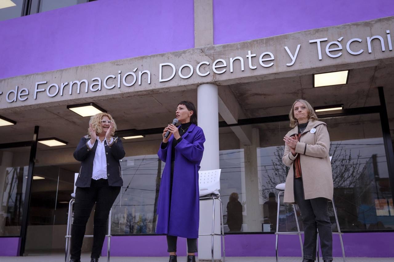  MAYRA INAUGURÓ LA 1° ETAPA DE LAS OBRAS DEL EDIFICIO DEL ISFDT Nº 83  