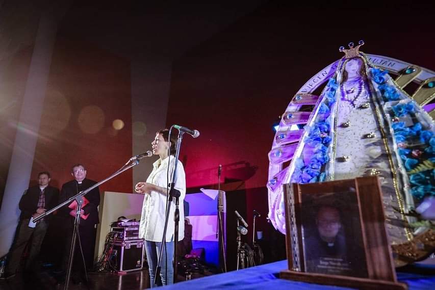 MAYRA Y ANDRÉS LARROQUE PRESENTES EN EL 40º ANIVERSARIO DE CÁRITAS QUILMES