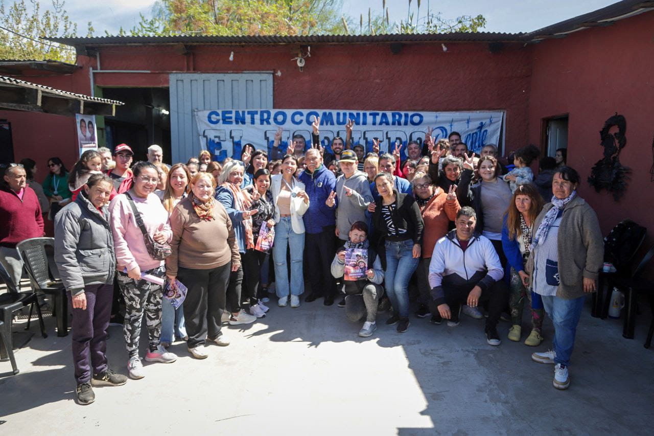    MAYRA VISITÓ EL PUNTO SOLIDARIO Y CENTRO COMUNITARIO EL HORNERO 