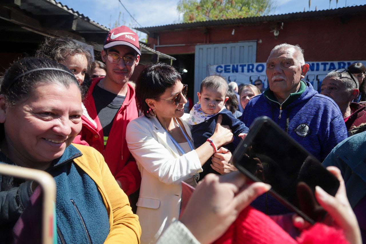   MAYRA VISITÓ EL PUNTO SOLIDARIO Y CENTRO COMUNITARIO EL HORNERO 