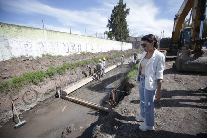 MAYRA RECORRIÓ LA OBRA DE LOS DESAGÜES PLUVIALES PARA EL COLECTOR ALBERDI