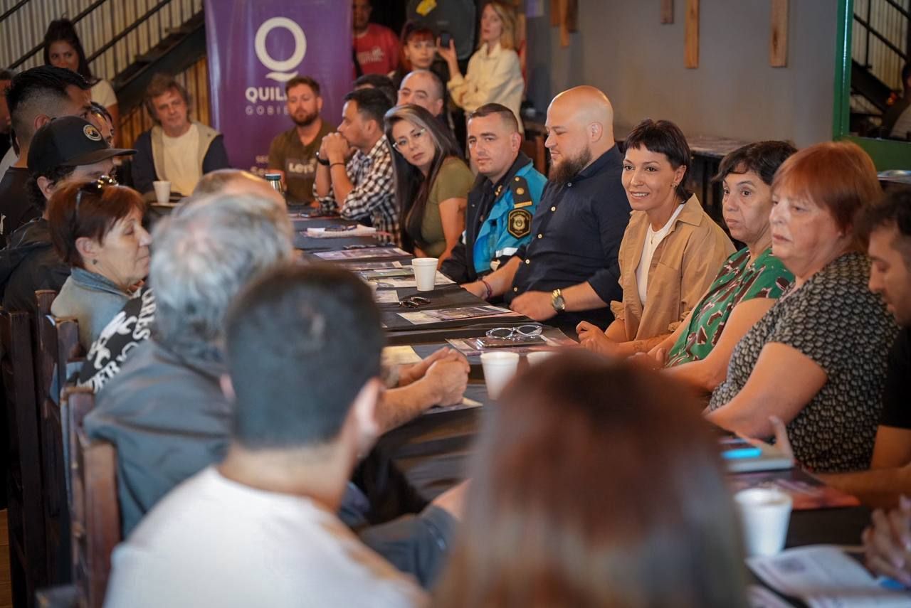 MAYRA SE REUNIÓ CON COMERCIANTES DE EZPELETA 
