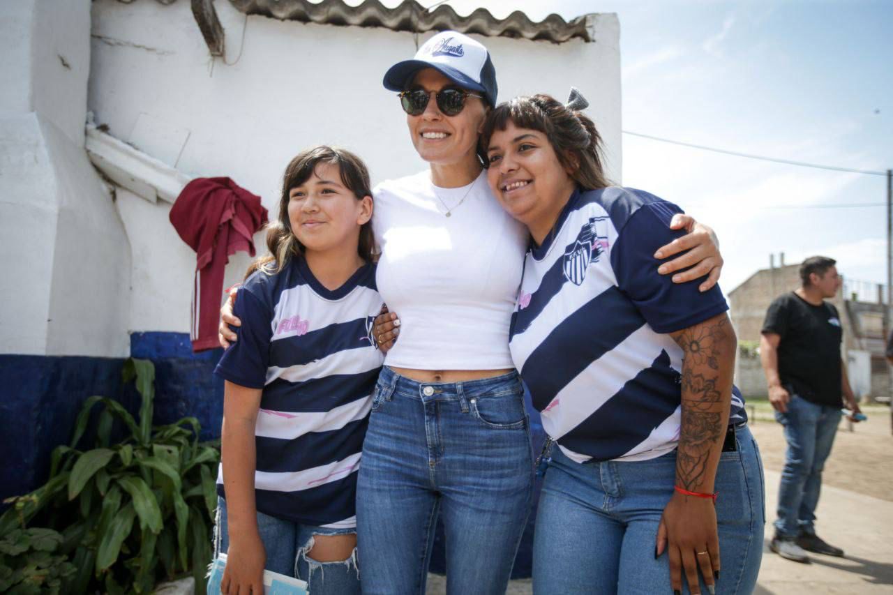 MAYRA SE REUNIÓ CON ENTIDADES, VECINOS Y VECINAS DE EZPELETA