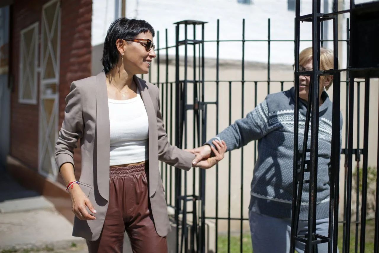 MAYRA SE REUNIÓ CON VECINOS EN EL BARRIO VILLA MONTERO