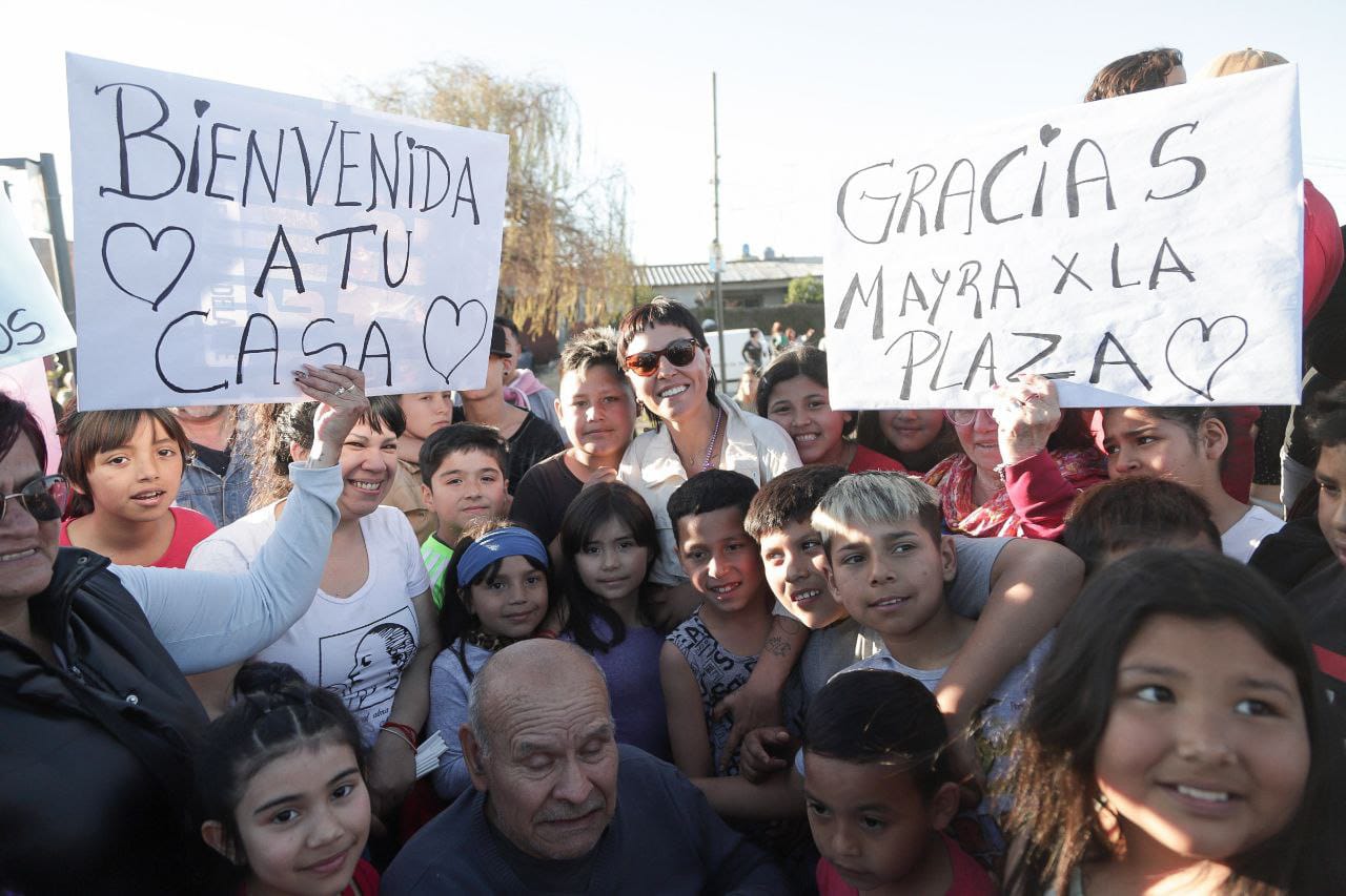 MAYRA SUPERVISÓ LA OBRA DE LA PLAZA “MICAELA ROMERO” EN EL BARRIO KOLYNOS