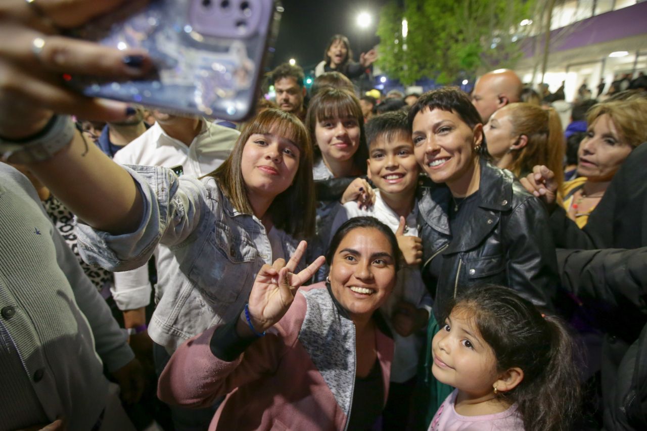 MAYRA EN EL CIERRE DE LOS FESTEJOS POR EL 74º ANIVERSARIO DE SOLANO