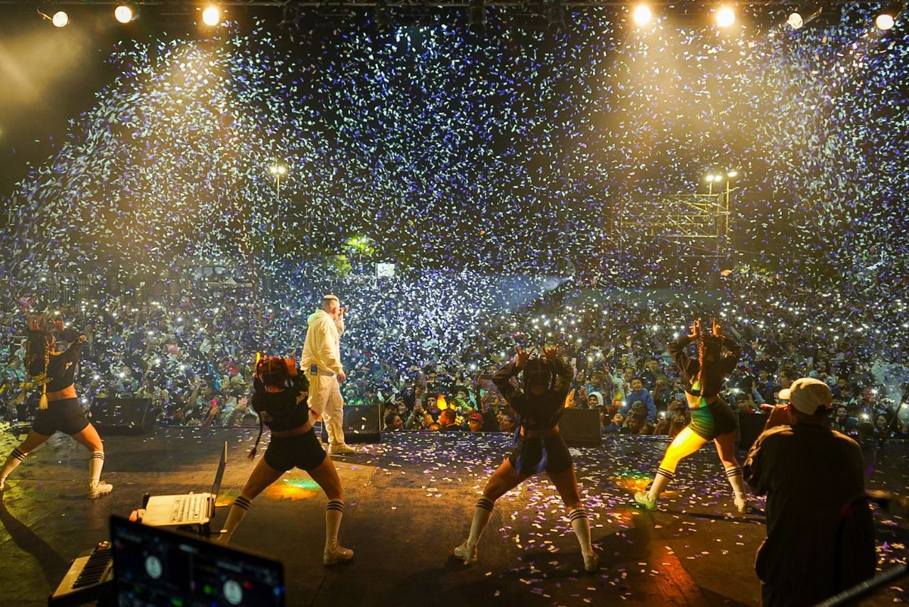 MAYRA EN EL CIERRE DE LOS FESTEJOS POR EL 74º ANIVERSARIO DE SOLANO