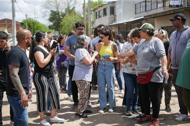 MAYRA RECORRIÓ NUEVAS CUADRAS ASFALTADAS EN EZPELETA