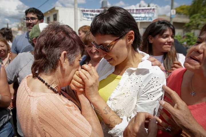 MAYRA RECORRIÓ NUEVAS CUADRAS ASFALTADAS EN EZPELETA