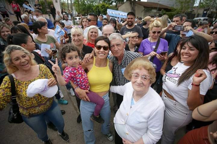 MAYRA RECORRIÓ NUEVAS CUADRAS ASFALTADAS EN EZPELETA