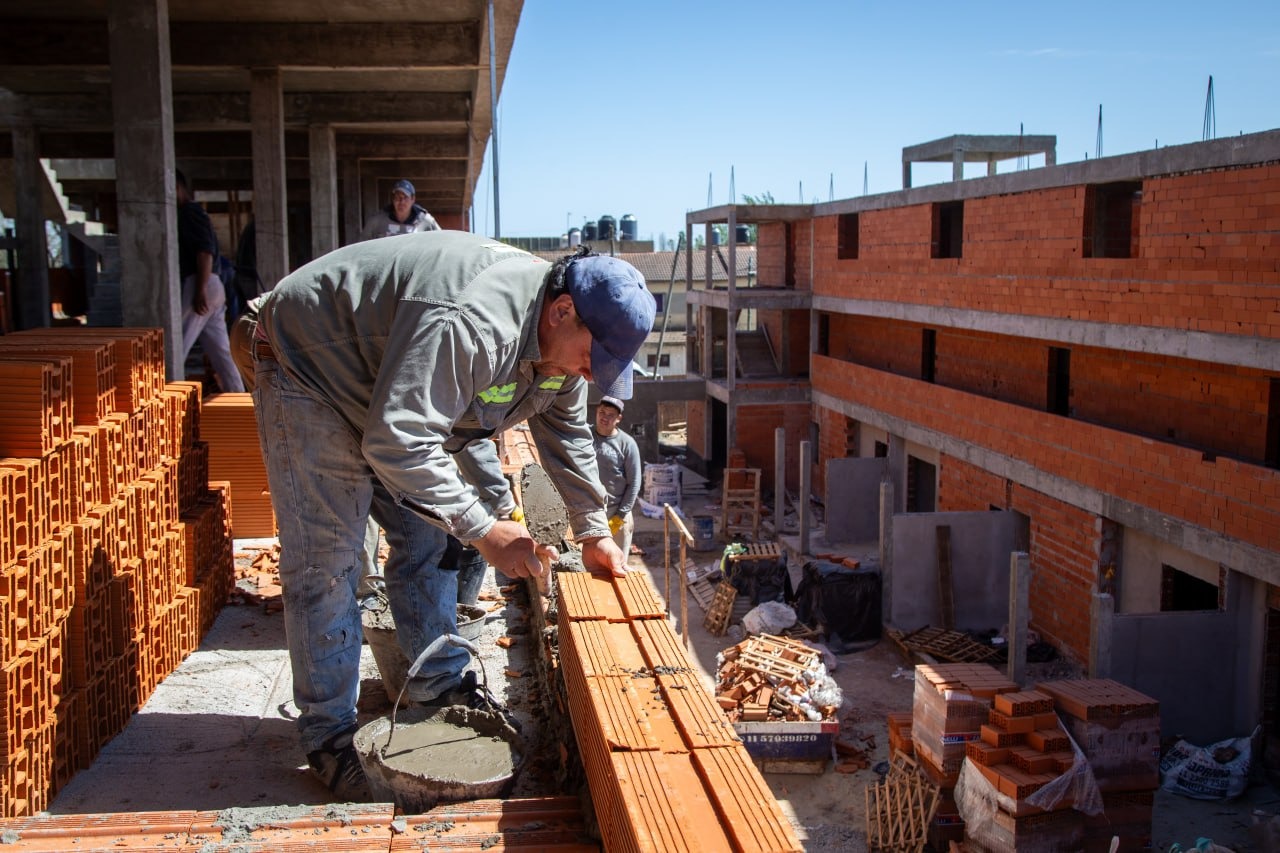 AVANZA LA OBRA DE 48 VIVIENDAS EN EL BARRIO FRATTASI DE EZPELETA