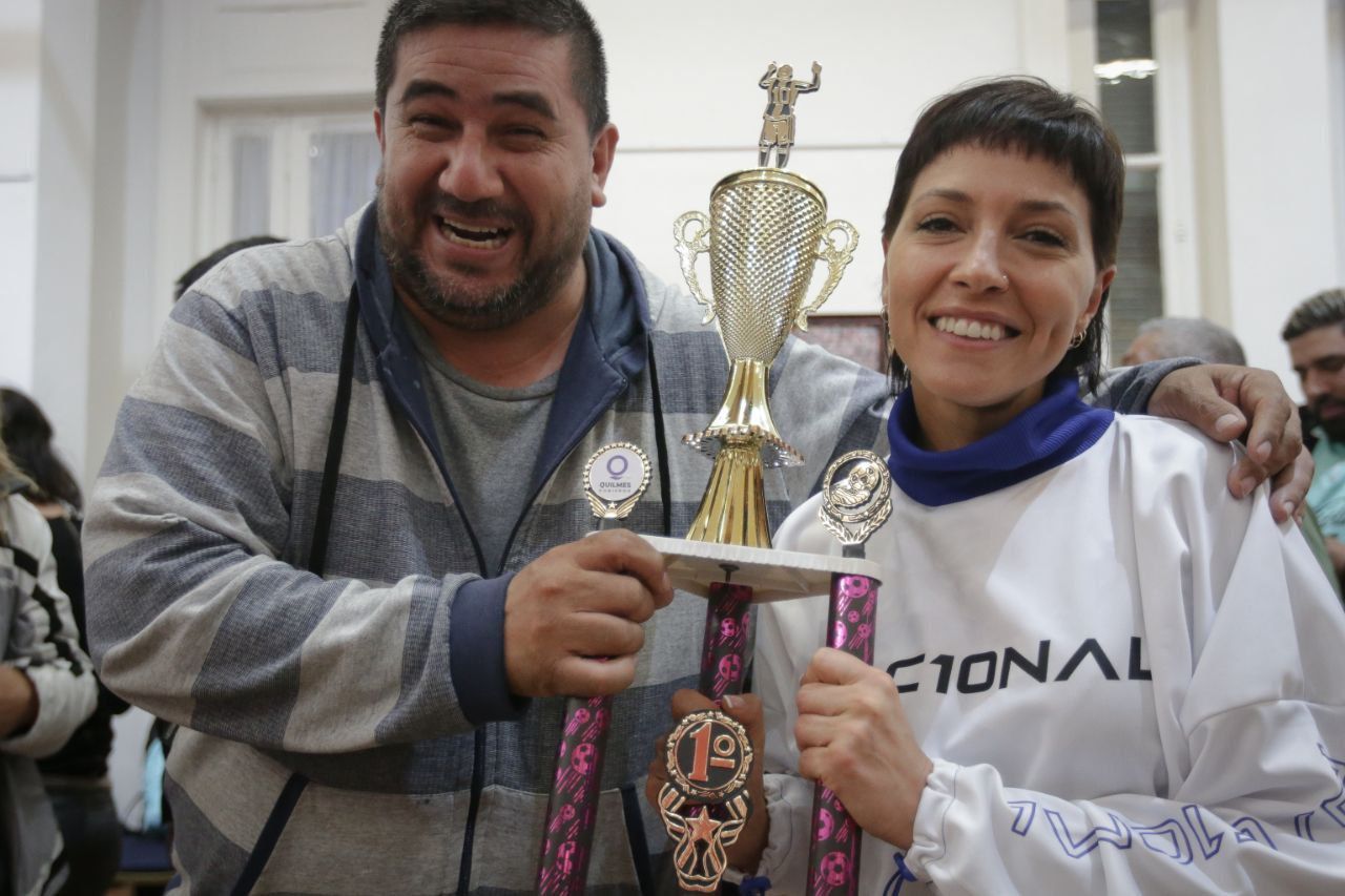 MAYRA SE REUNIÓ CON DIRIGENTES DE CLUBES DE BARRIO DE QUILMES