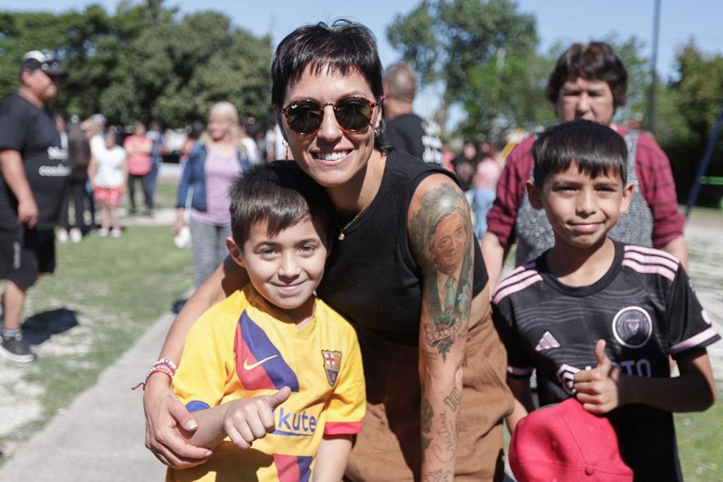 MAYRA MENDOZA SUPERVISÓ LAS MEJORAS DE LA PLAZA VILLA ARGENTINA DE EZPELETA