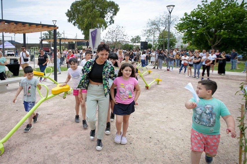 MAYRA: “ESTA PLAZA ES DE LOS VECINOS, UN SUEÑO QUE AHORA ES UNA REALIDAD”