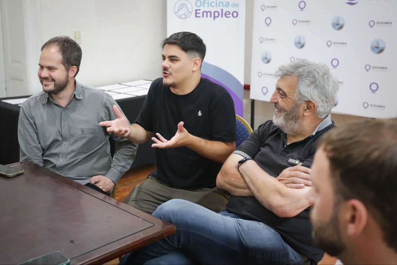 SE REALIZÓ LA ENTREGA DE DIPLOMAS A ESTUDIANTES DE LA EEST Nº 5