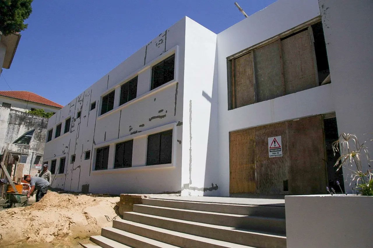 AVANZAN LAS OBRAS EN DISTINTOS SECTORES DE LOS HOSPITALES IRIARTE Y OLLER  
