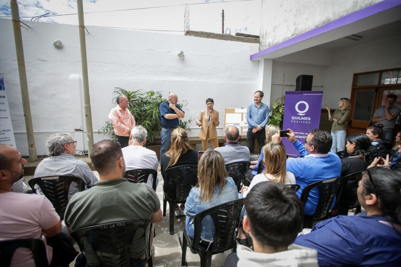 MAYRA INAUGURÓ DOS NUEVAS AULAS TALLER Y UN SALÓN EN EL CFP Nº 406 