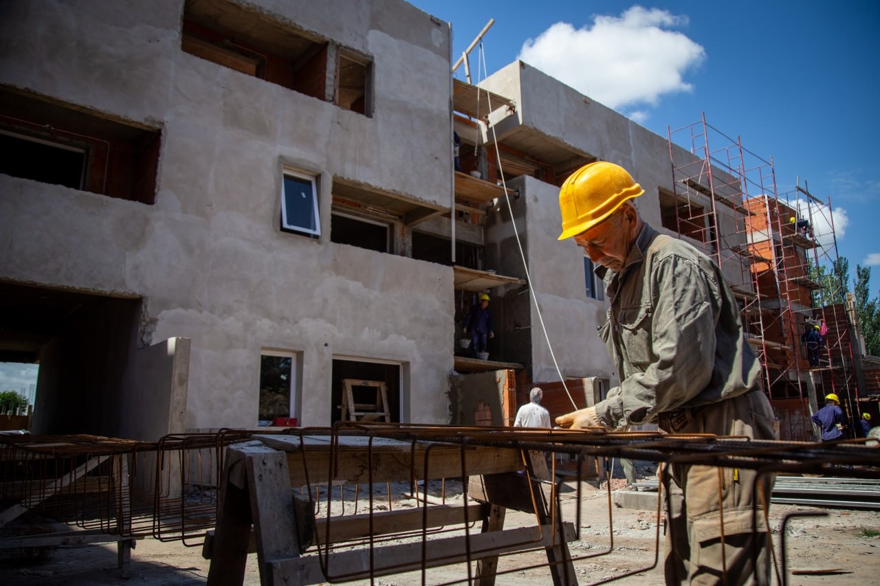 AVANZA LA OBRA DE 48 VIVIENDAS EN EL BARRIO FRATTASI DE EZPELETA