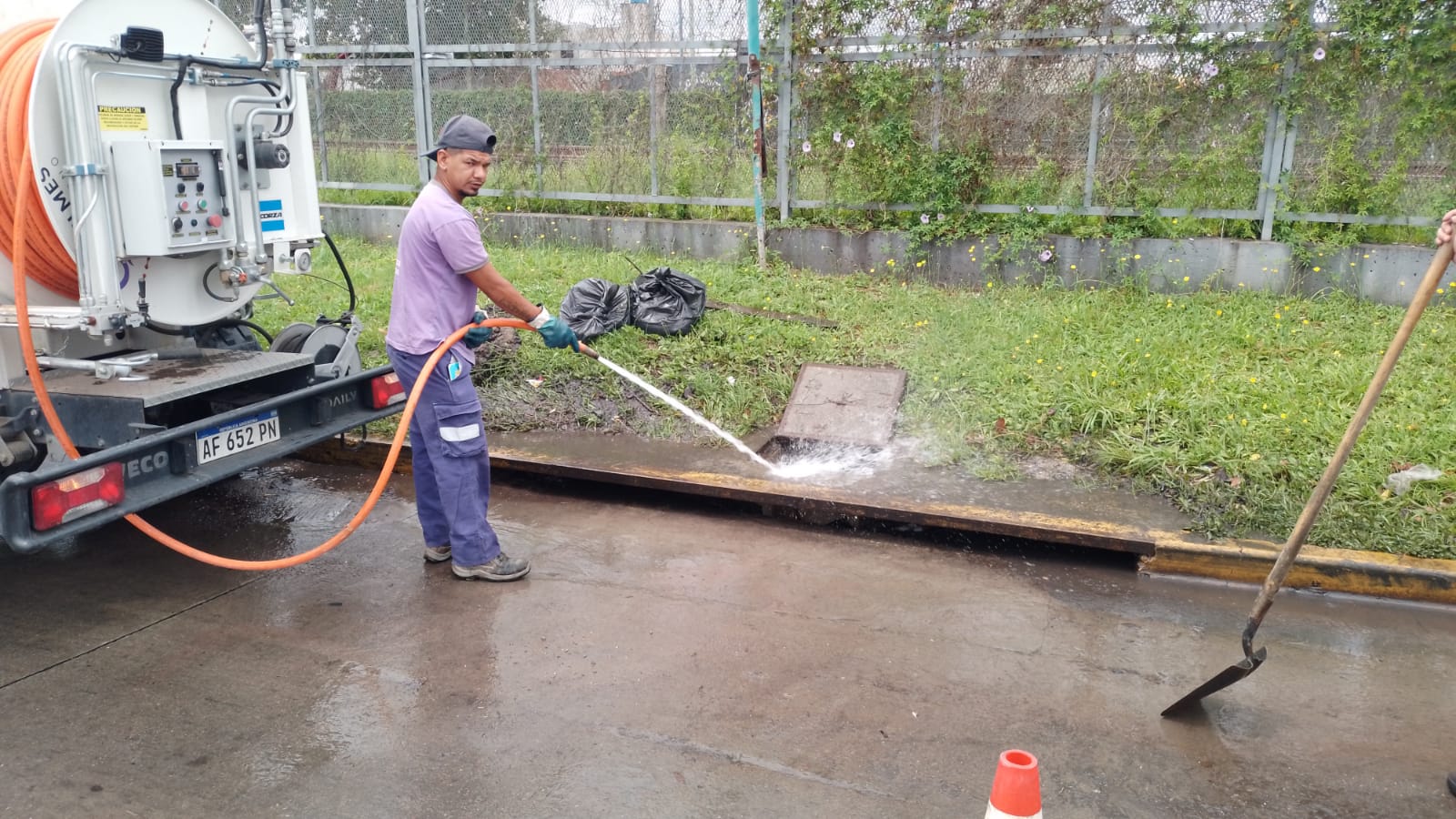 INTENSOS TRABAJOS DE DESOBSTRUCCIÓN DE SUMIDEROS Y DE LIMPIEZA DE ARROYOS