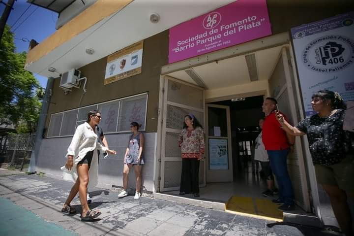 MAYRA SUPERVISÓ TRABAJOS DE BACHEO EN EZPELETA OESTE