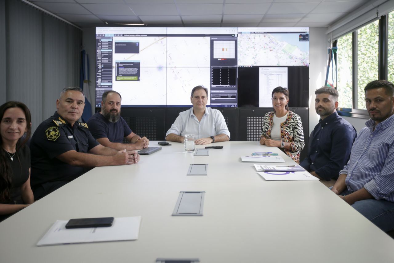  MAYRA MANTUVO UN ENCUENTRO CON EL MINISTRO DE SEGURIDAD JAVIER ALONSO