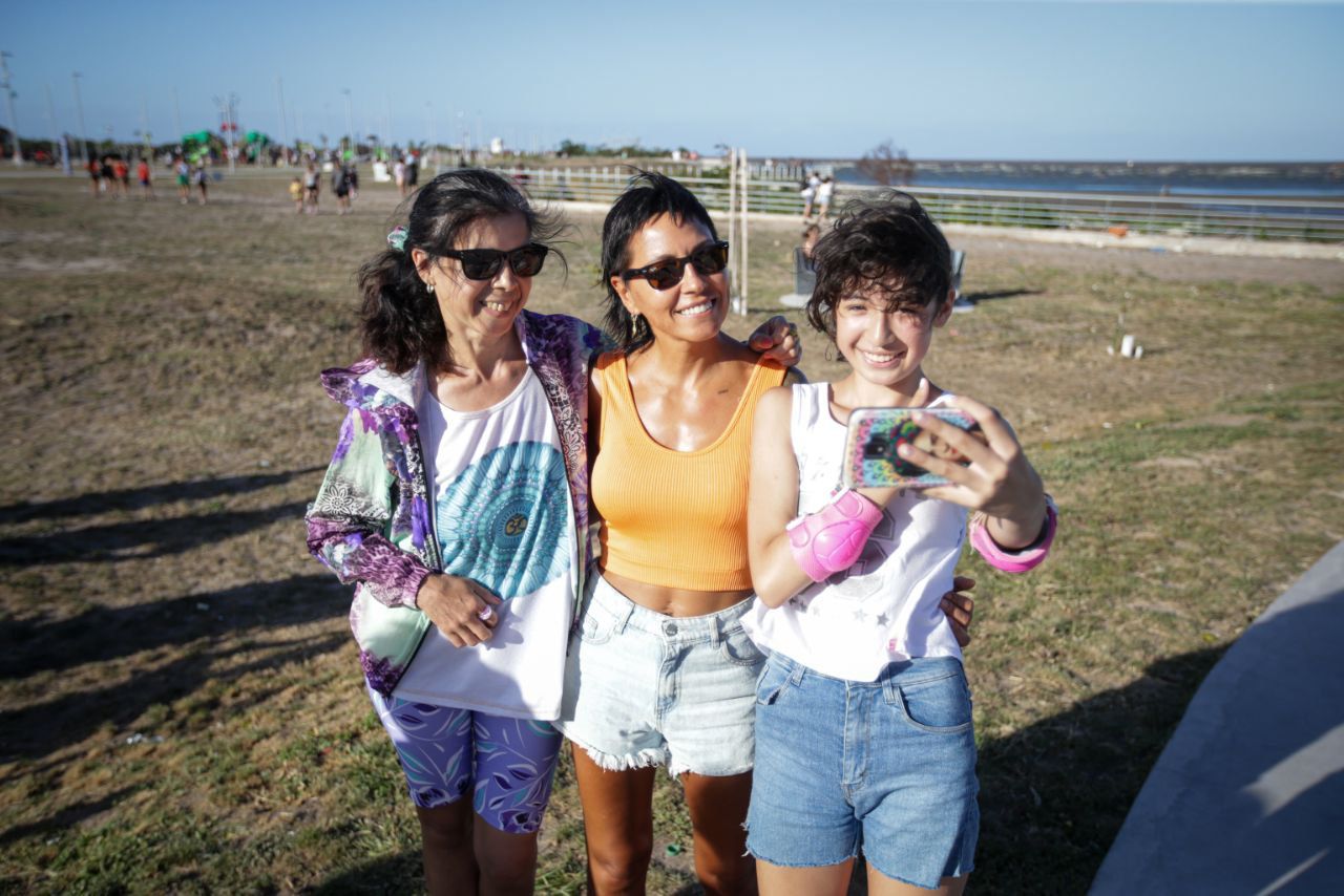 MAYRA JUNTO A MILES DE VECINOS Y VECINAS EN EL NUEVO PARQUE