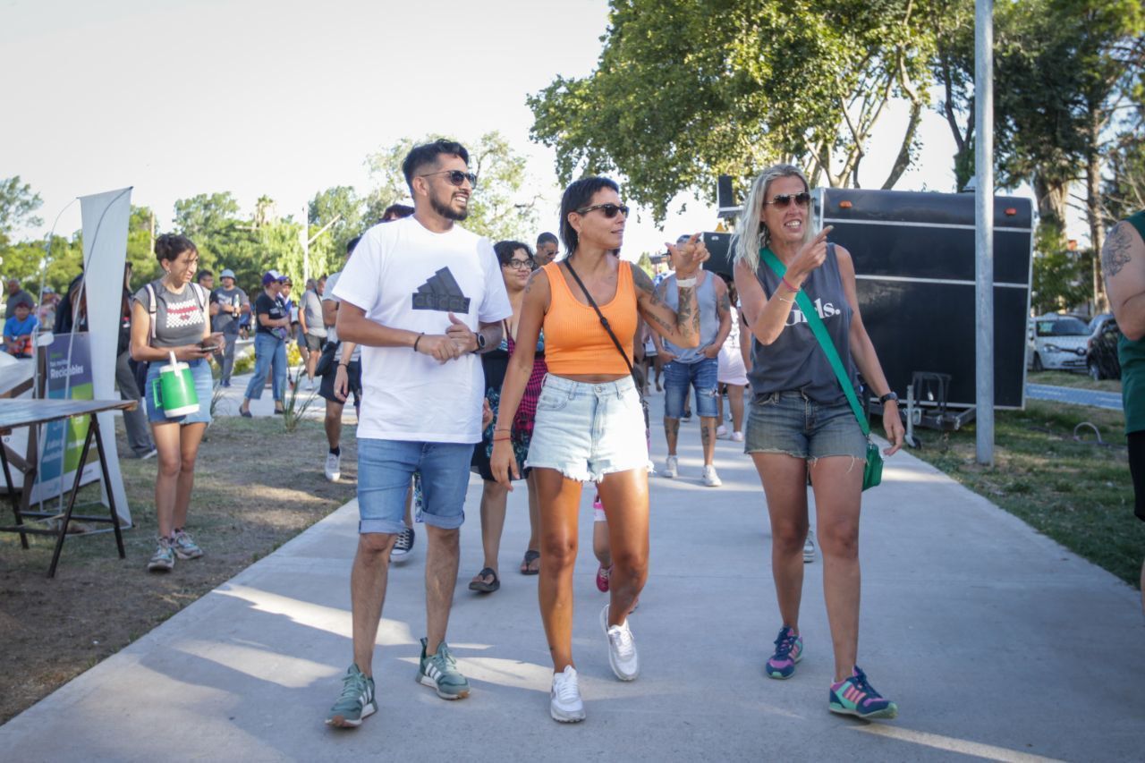 MAYRA JUNTO A MILES DE VECINOS Y VECINAS EN EL NUEVO PARQUE