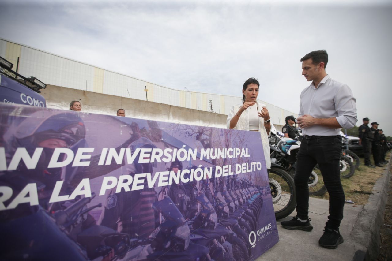  MAYRA Y JULIÁN ÁLVAREZ EN UN MEGAOPERATIVO DE SATURACIÓN VEHICULAR 