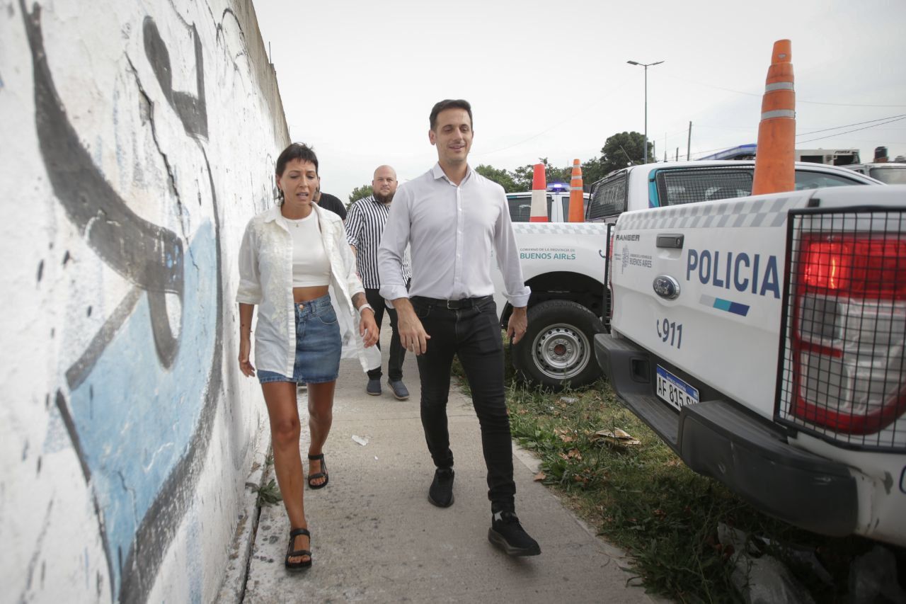  MAYRA Y JULIÁN ÁLVAREZ EN UN MEGAOPERATIVO DE SATURACIÓN VEHICULAR 