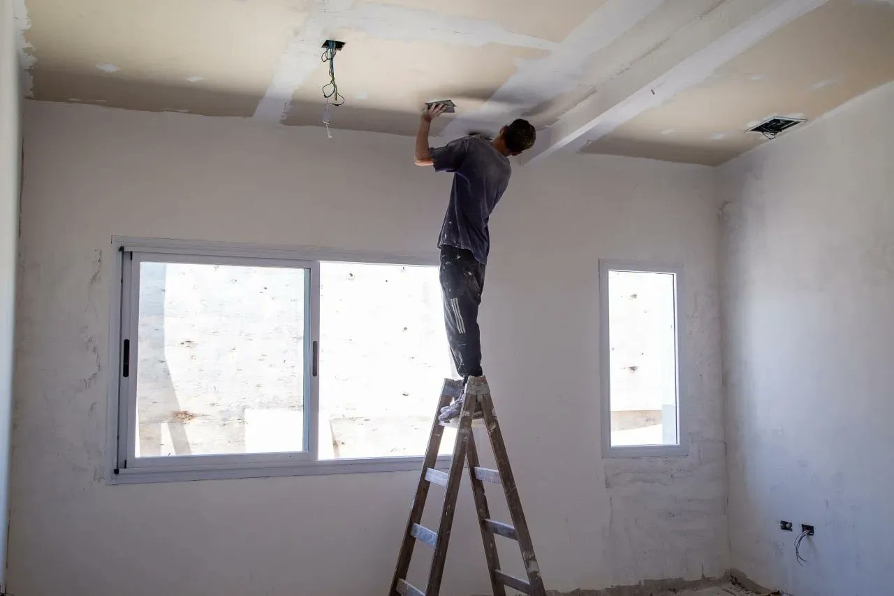 AVANZA LA CONSTRUCCIÓN DE LAS NUEVAS DEPENDENCIAS EN LA EES Nº 57 DE SOLANO