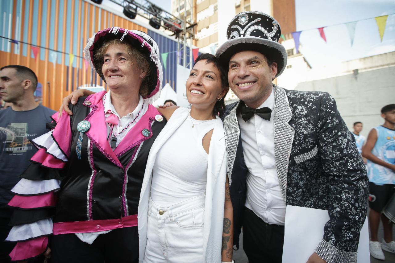 MAYRA EN EL RECONOCIMIENTO AL FUNDADOR DE LA MURGA LOS SOÑADORES DE QUILMES