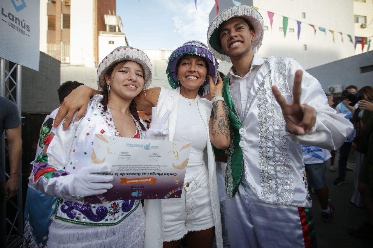 MAYRA EN EL RECONOCIMIENTO AL FUNDADOR DE LA MURGA LOS SOÑADORES DE QUILMES