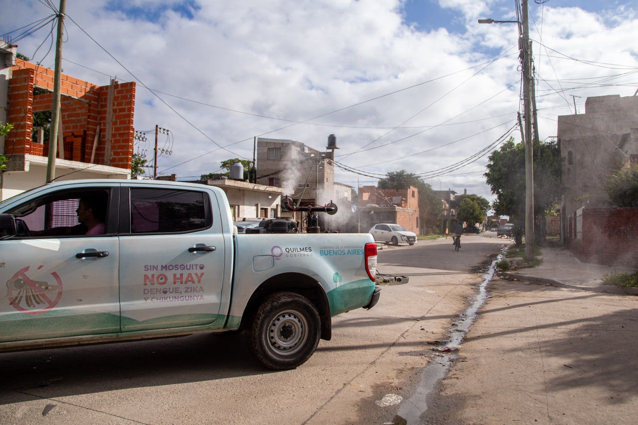  EL MUNICIPIO REALIZA OPERATIVOS DE FUMIGACIÓN EN TODO EL DISTRITO