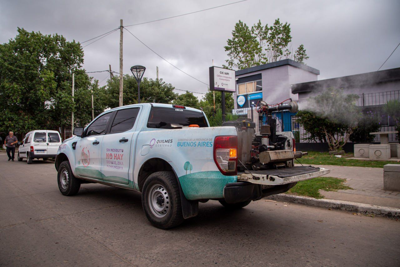  EL MUNICIPIO REALIZA OPERATIVOS DE FUMIGACIÓN EN TODO EL DISTRITO