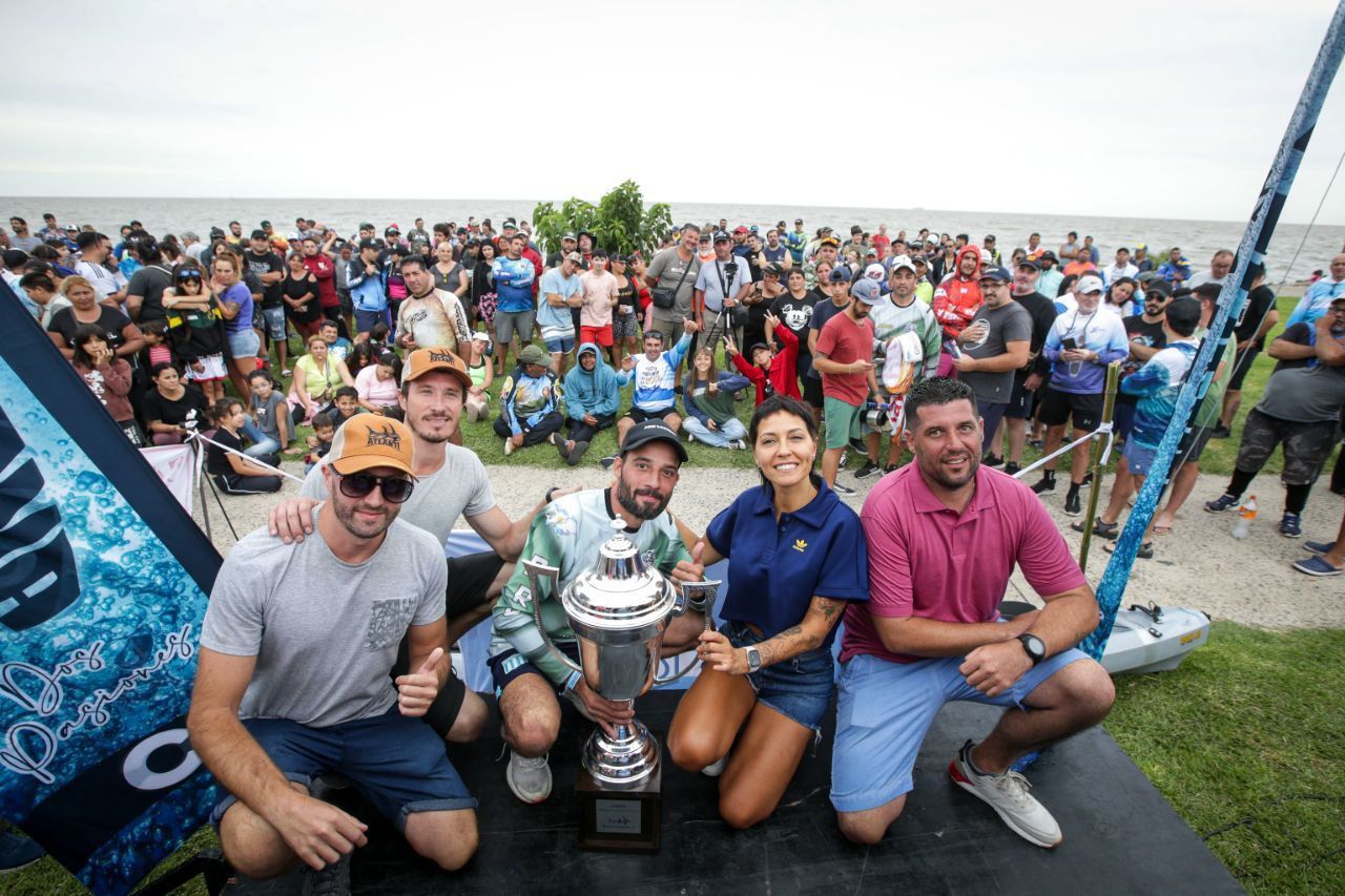 MAYRA ACOMPAÑÓ UN PRESTIGIOSO TORNEO DE PESCA EN KAYAK EN LA RIBERA