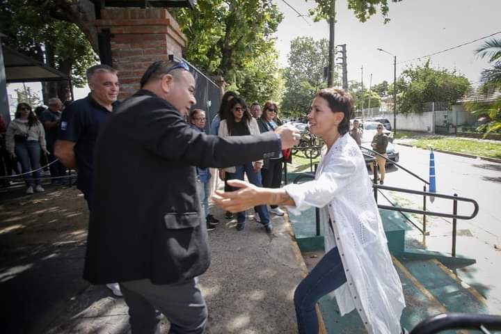 MAYRA EN EL ACTO DEL DÍA DE VETERANO Y LOS CAÍDOS EN LA GUERRA DE MALVINAS