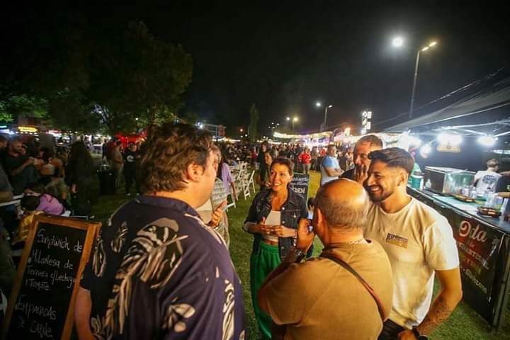 MAYRA JUNTO A MILES DE VECINOS EN NUEVA EDICIÓN DEL FESTIVAL DE LA CERVEZA