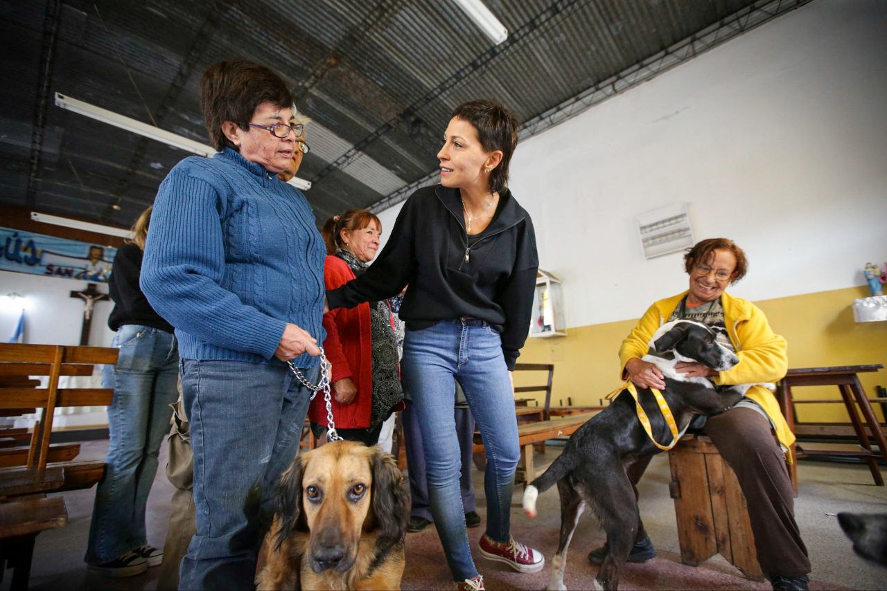 MAYRA PARTICIPÓ DE UN OPERATIVO DE CASTRACIÓN Y VACUNACIÓN DE ANIMALES