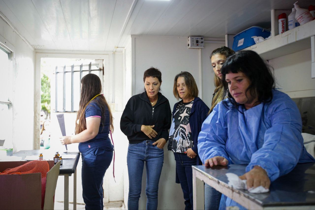 MAYRA PARTICIPÓ DE UN OPERATIVO DE CASTRACIÓN Y VACUNACIÓN DE ANIMALES