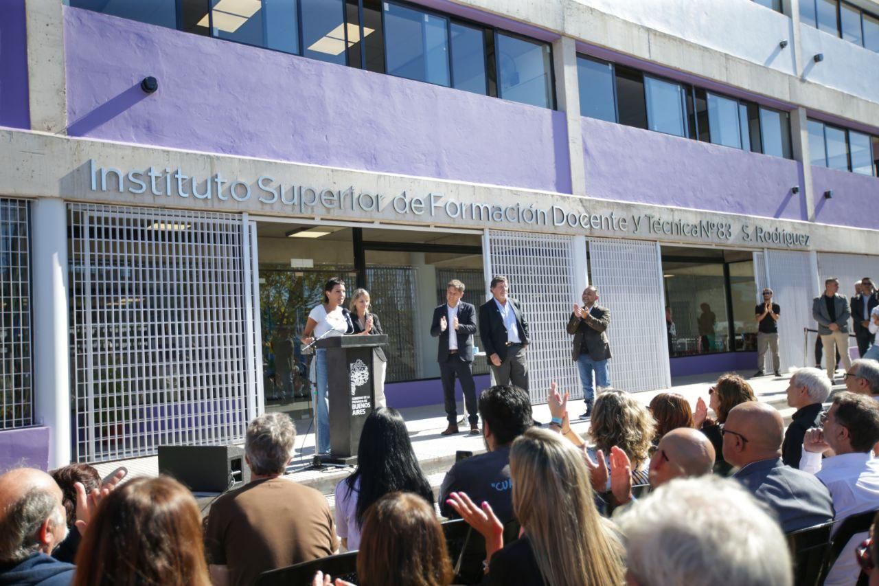 MAYRA MENDOZA Y KICILLOF INAUGURARON EL EDIFICIO DEL ISFDT Nº 83 DE SOLANO